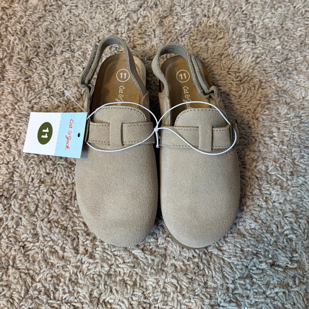 Cat & Jack Kids Tan Beige Faux Suede Buckle Clogs Slingback Shoes Size 11 NWT